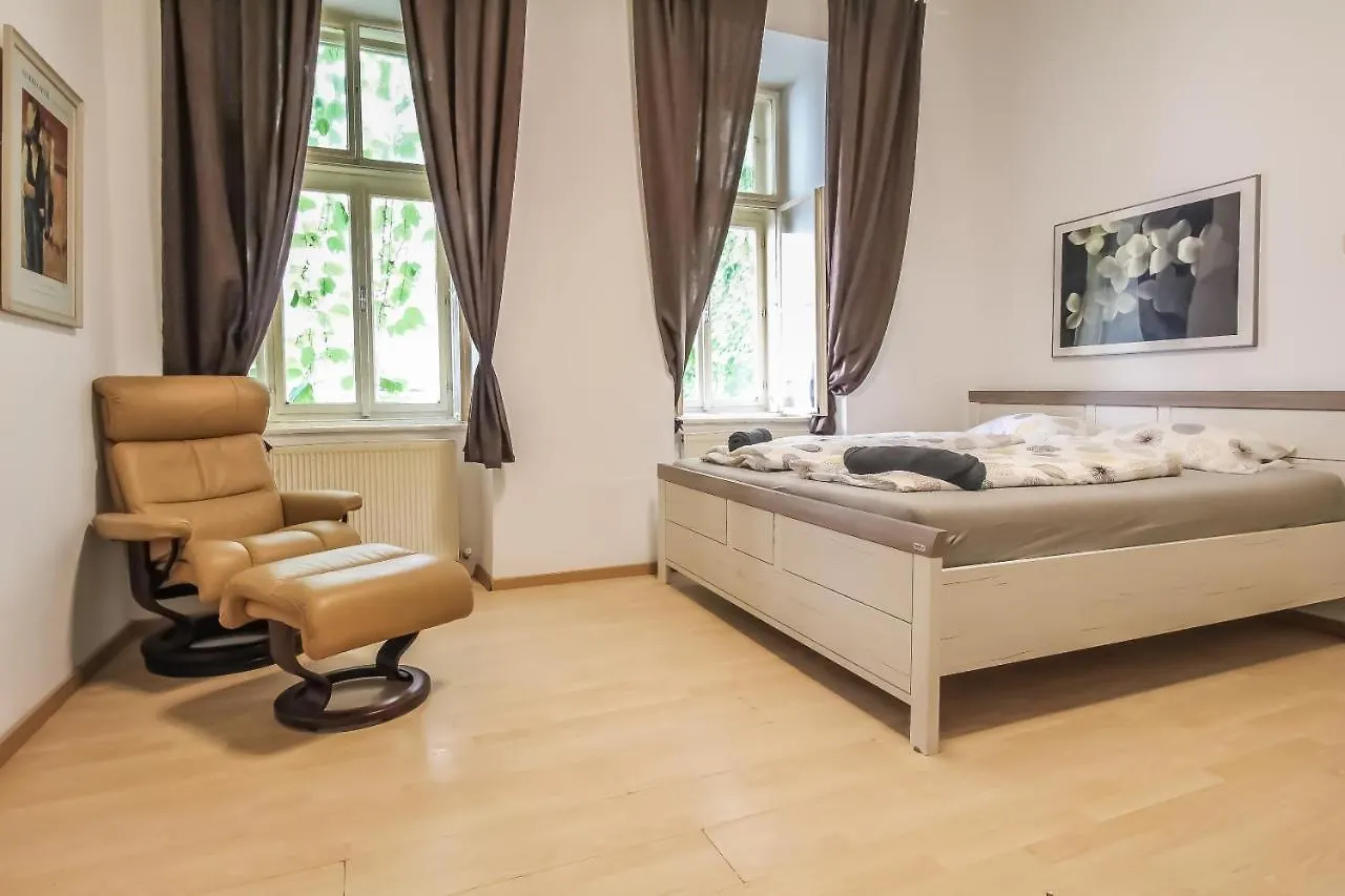 Family Apartment 5P Kl A Viyana 0*,